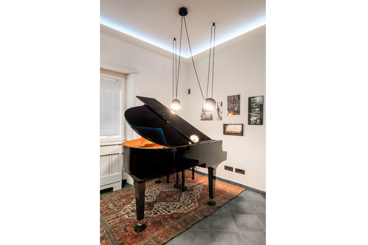 Casa del Pianista - Particolare del salone - Luci AIM by Flos